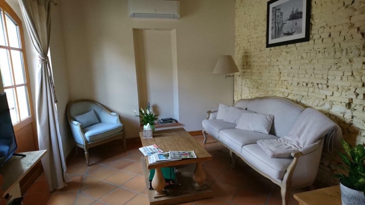 Le Clos Du Cedre Launac Exterior photo